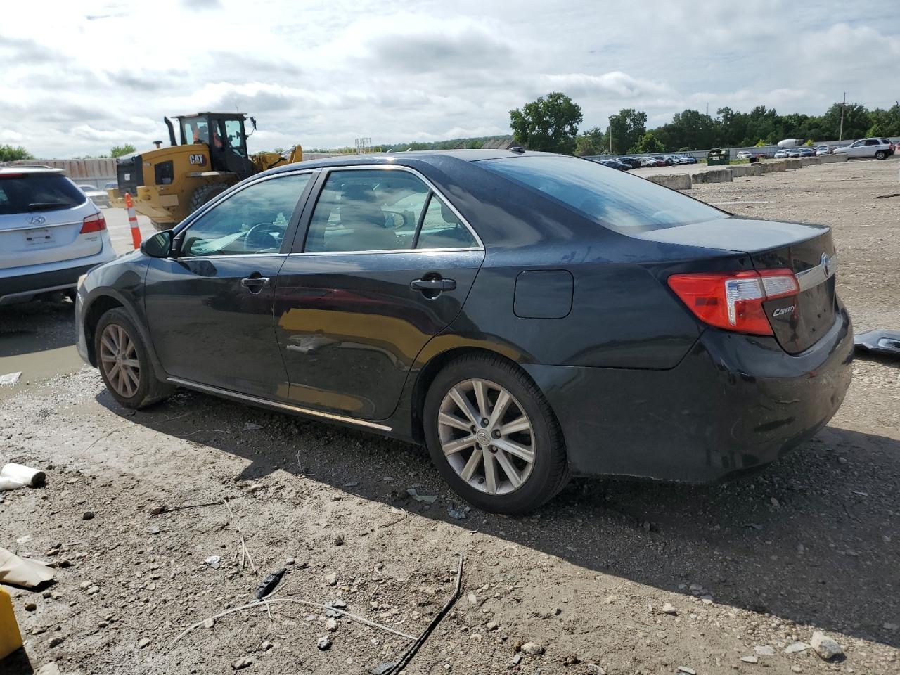 2012 Toyota Camry Base - Фото 2