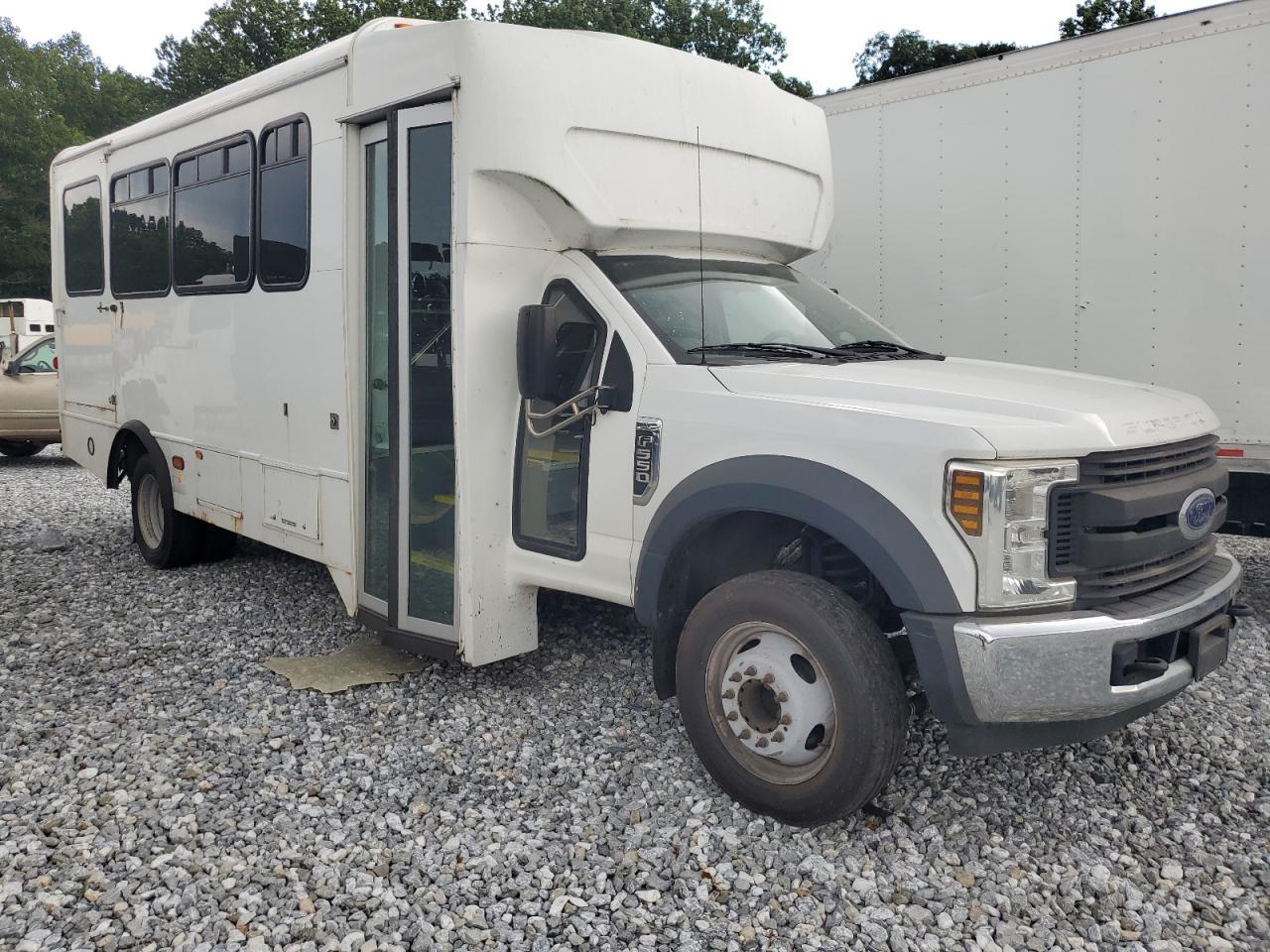 2019 Ford F550 Super Duty - Фото 4
