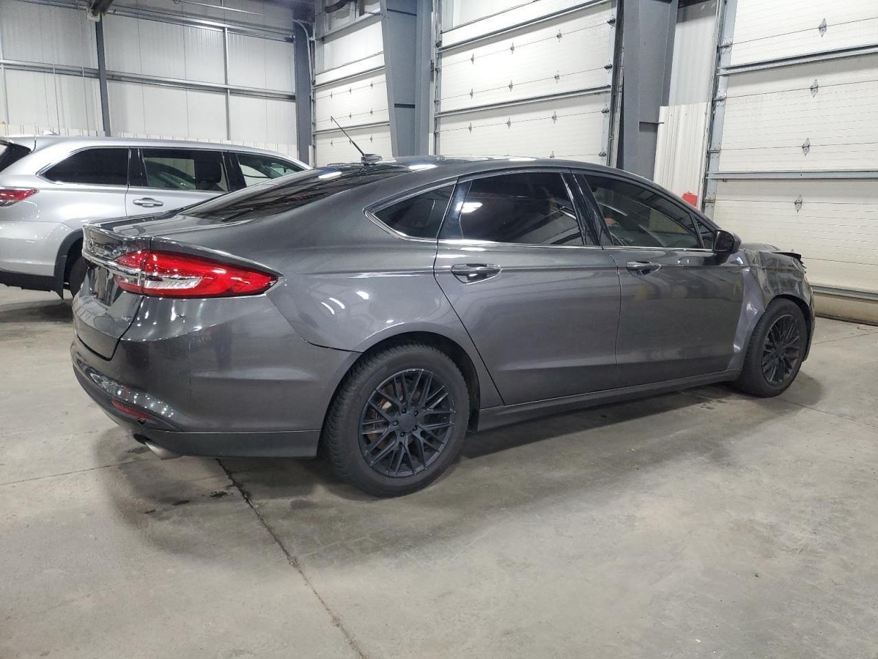 2018 Ford Fusion Se - Фото 3