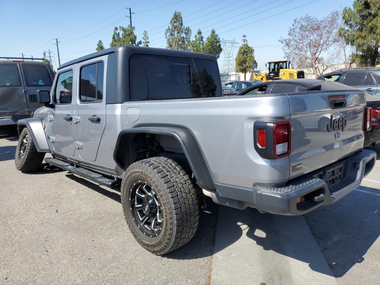 2020 Jeep Gladiator Sport - Фото 2