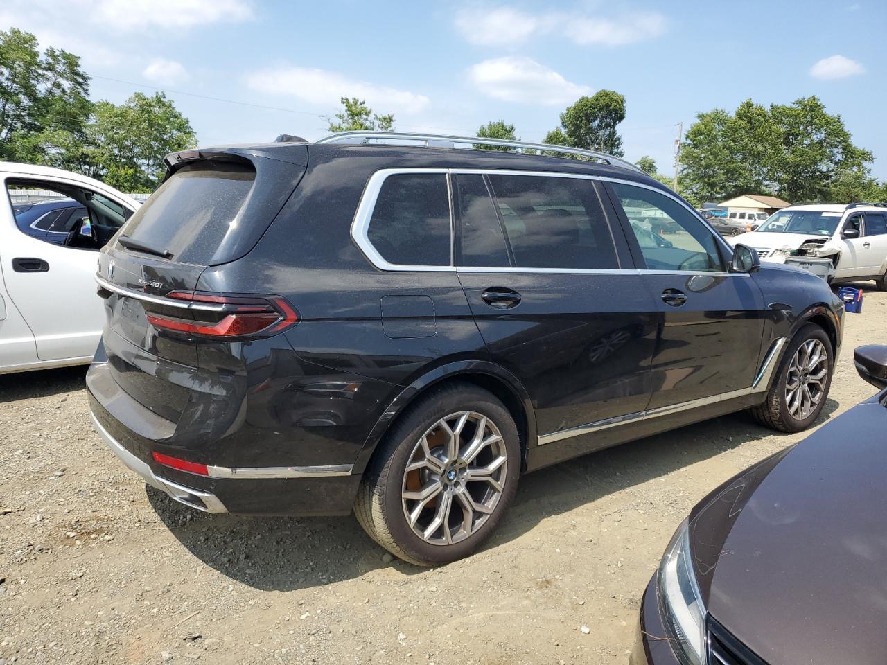2025 BMW X7 xDrive40I - Фото 3