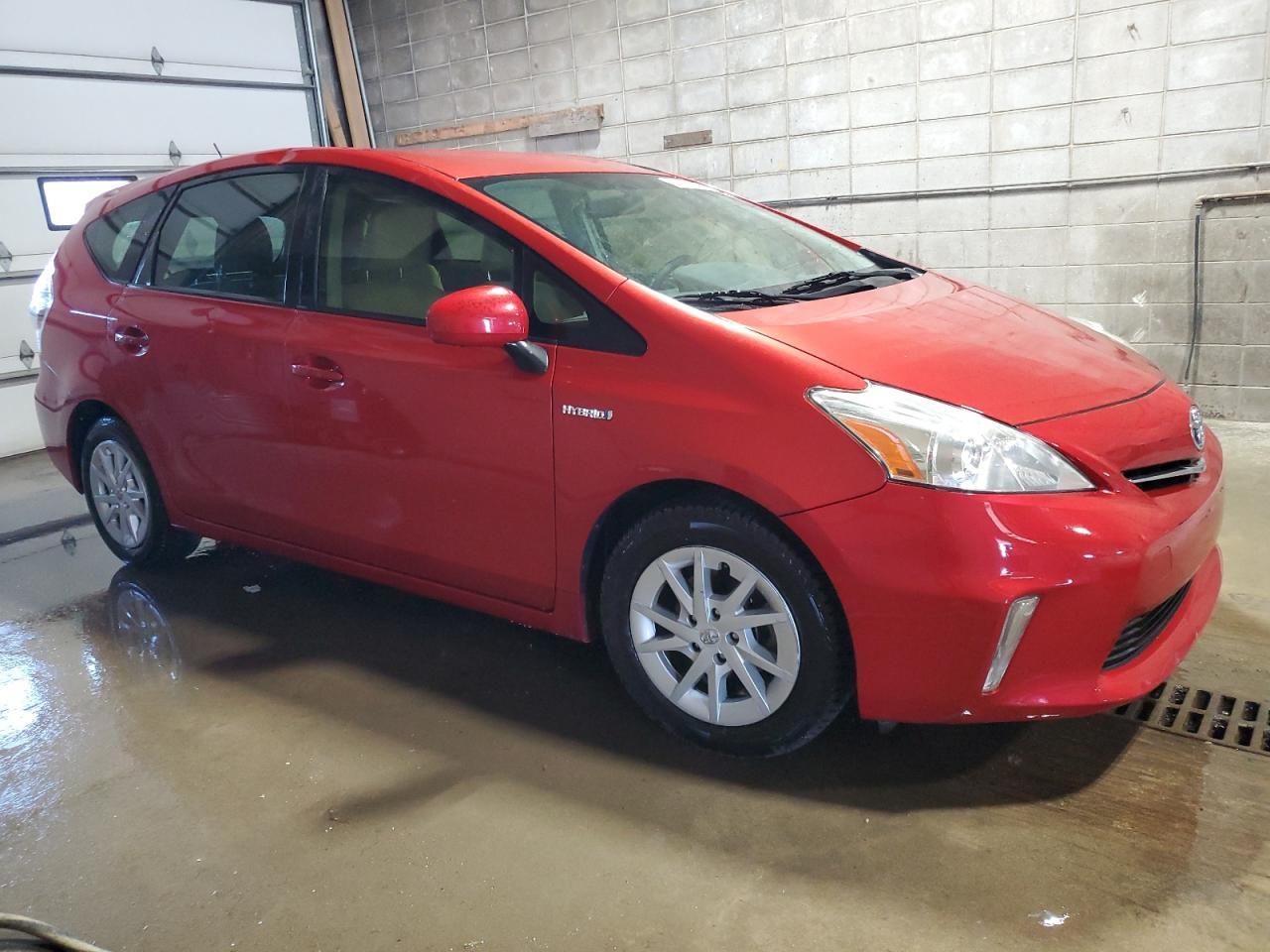 2014 Toyota Prius V - Image 4
