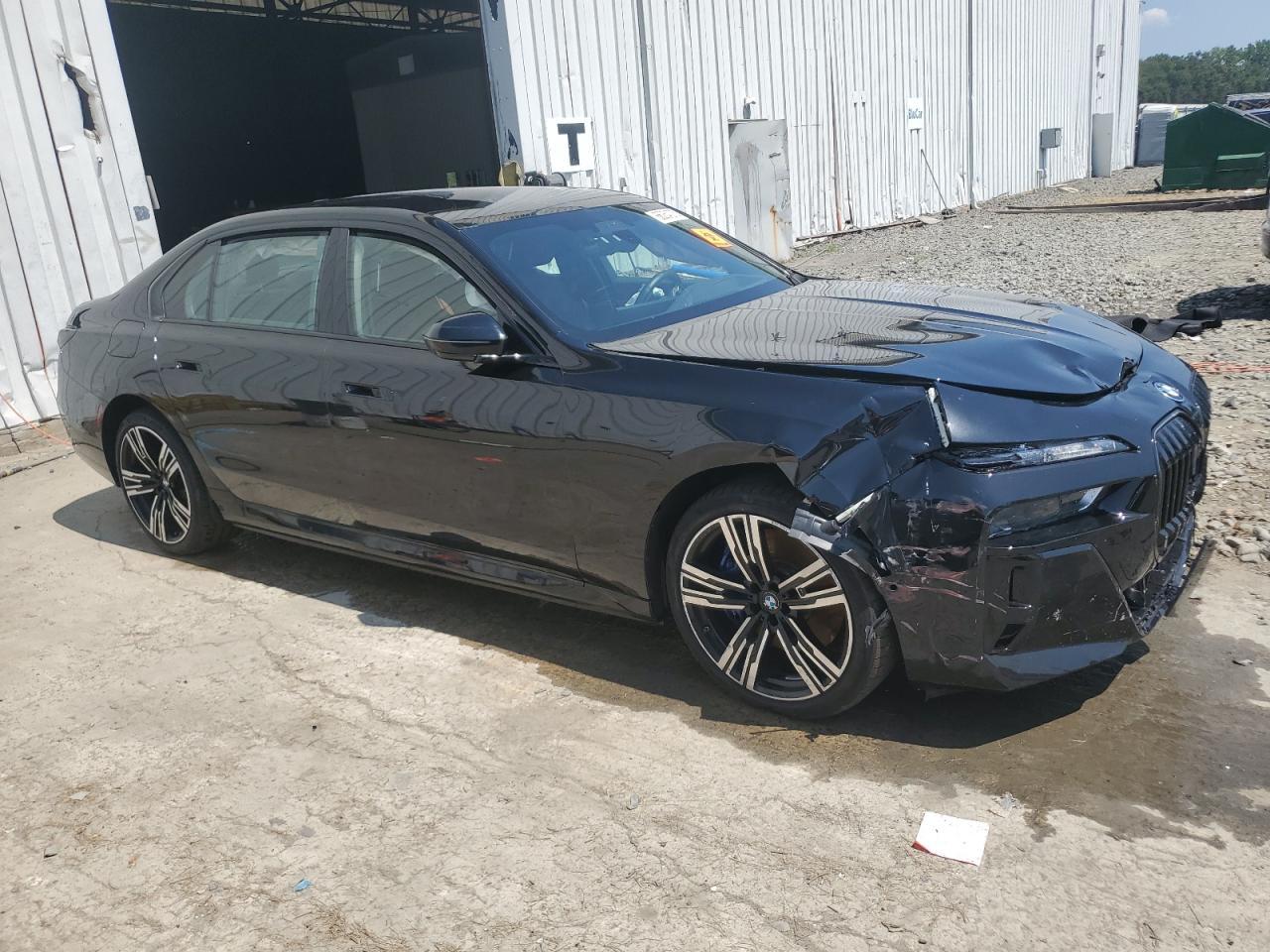 2024 BMW 750 Xe - Image 4