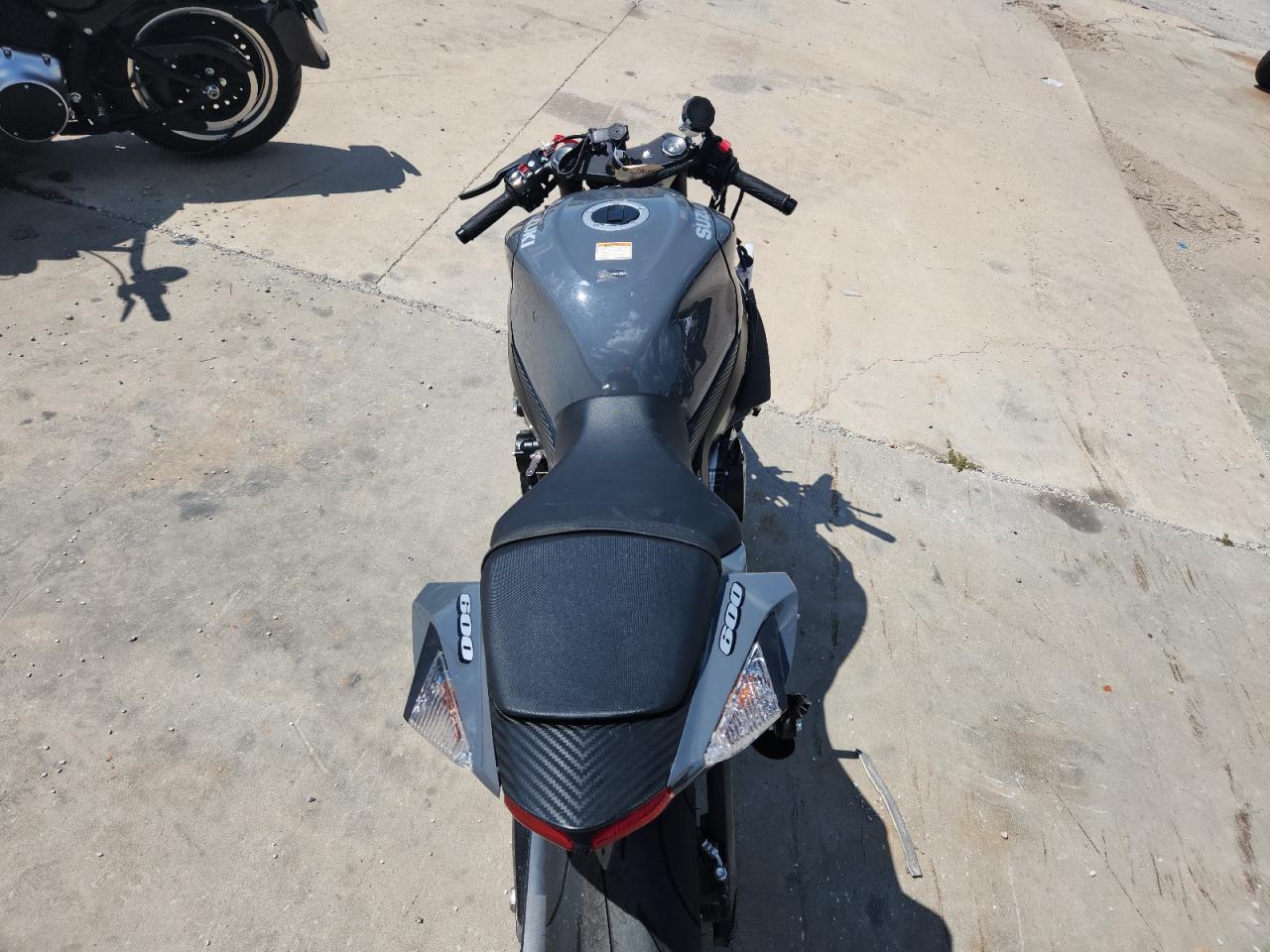 2025 Suzuki Gsx-R600 - Фото 6