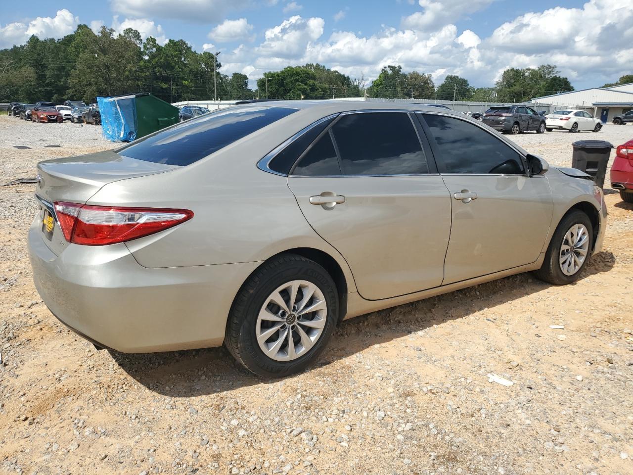 2015 Toyota Camry Le - Image 3