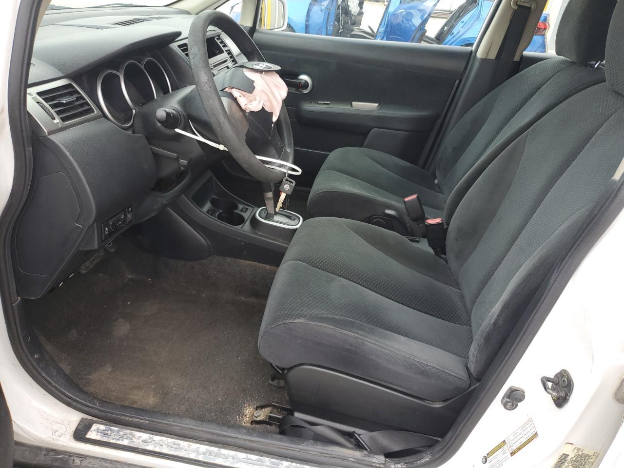 2011 Nissan Versa S - Фото 7