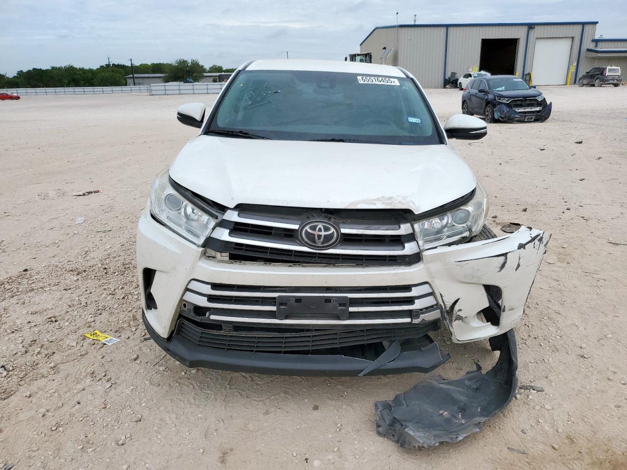 2019 Toyota Highlander Le - Фото 5