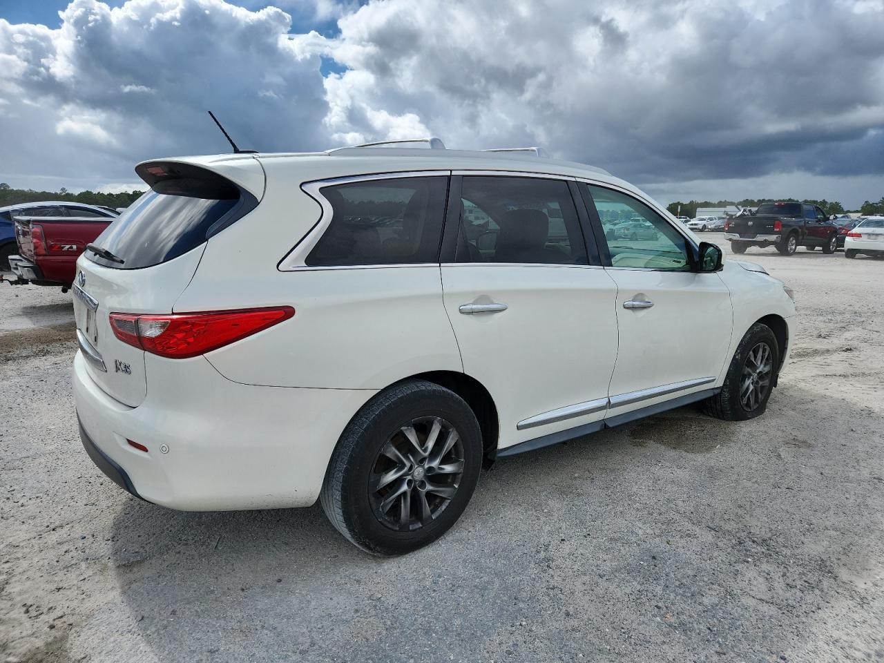 2013 Infiniti Jx35 - Image 3