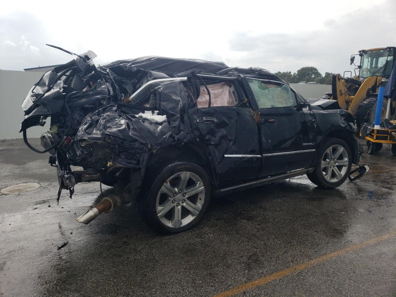 2019 GMC Yukon Denali - Image 3