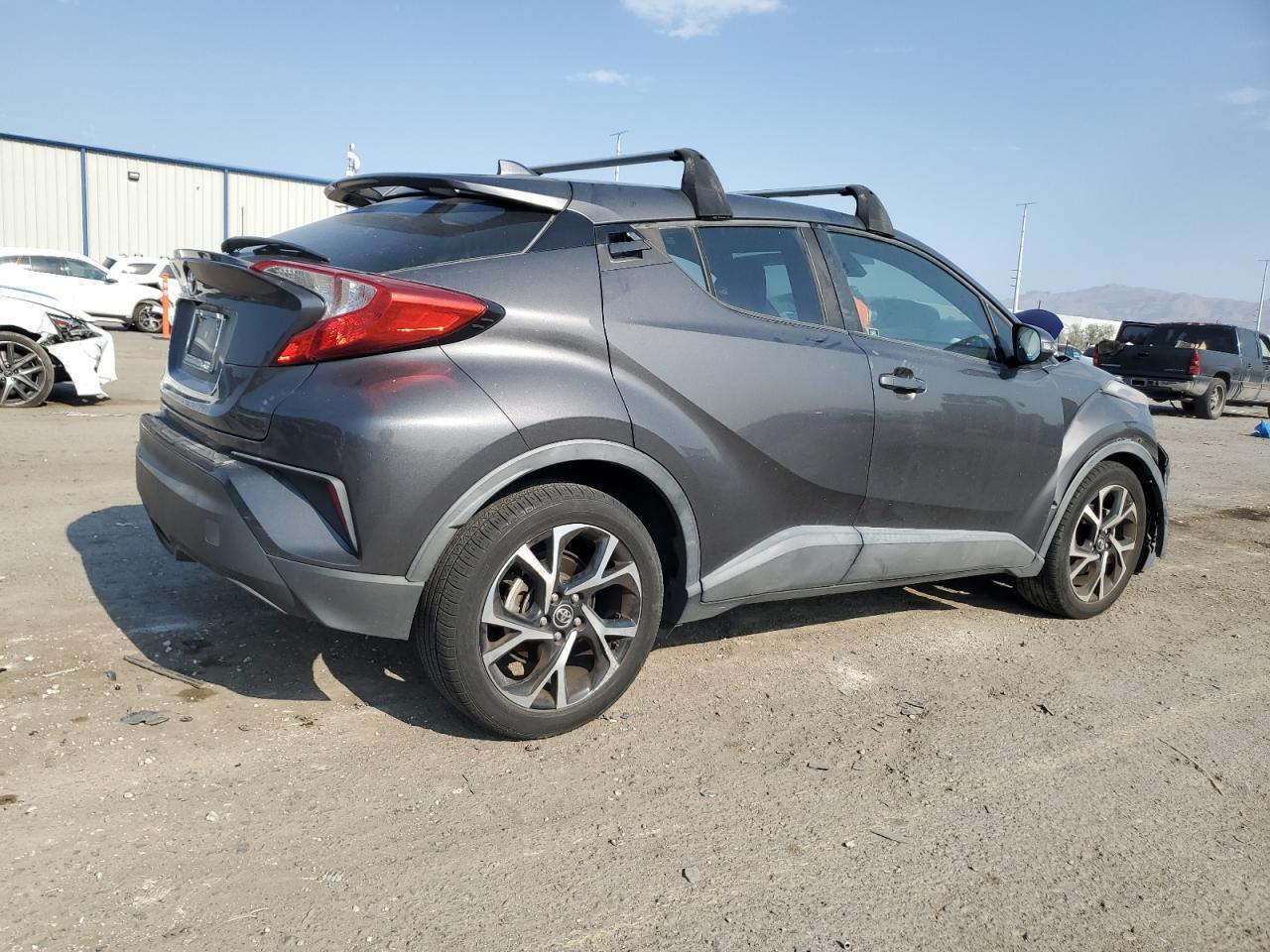 2018 Toyota C-Hr Xle - Image 3