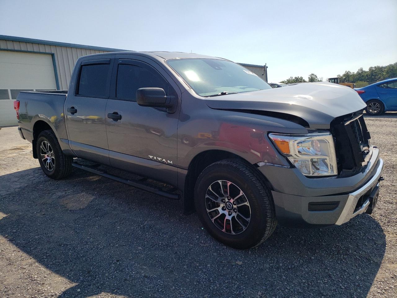 2022 Nissan Titan S - Image 4