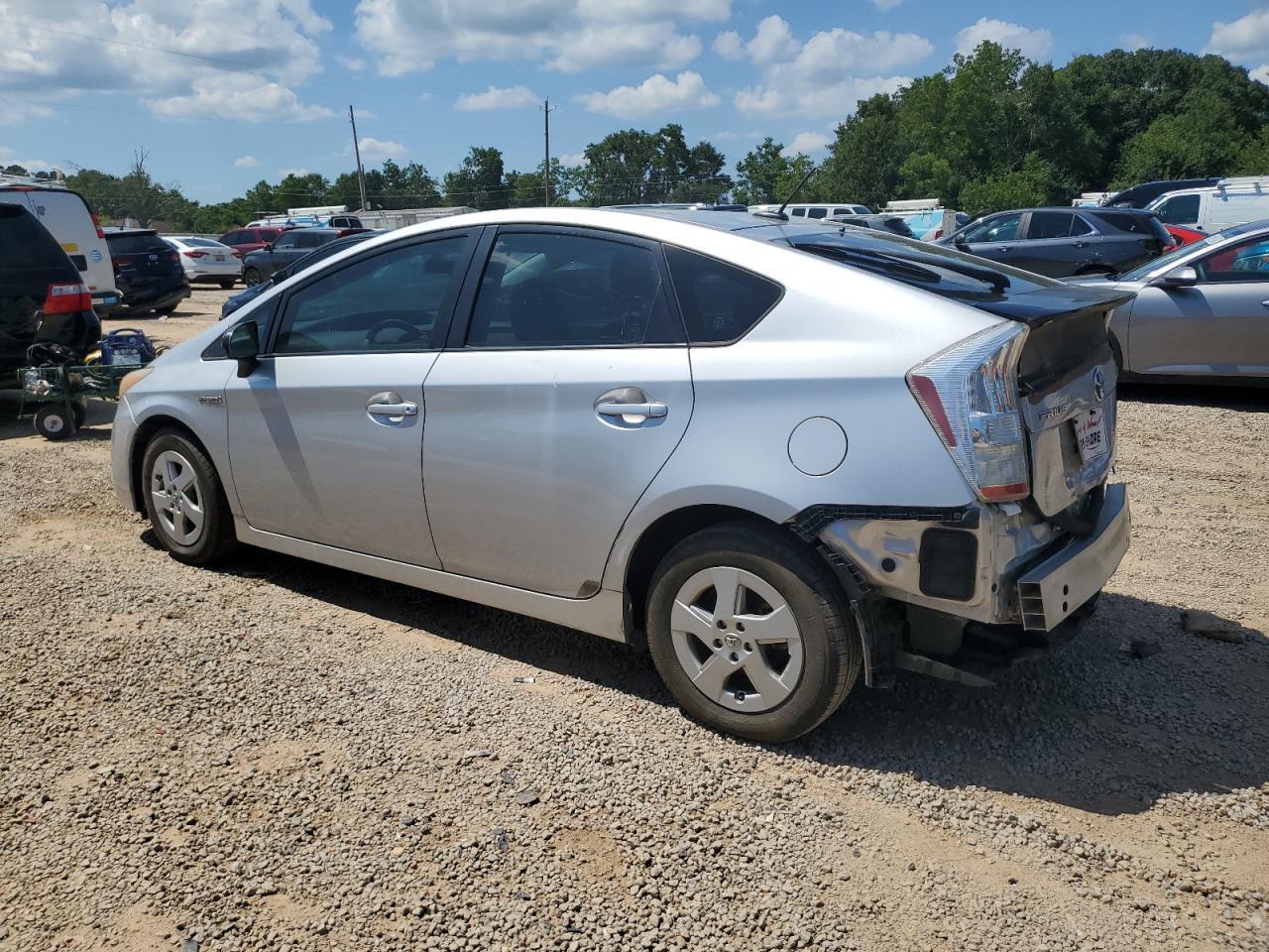 2010 Toyota Prius - Image 2
