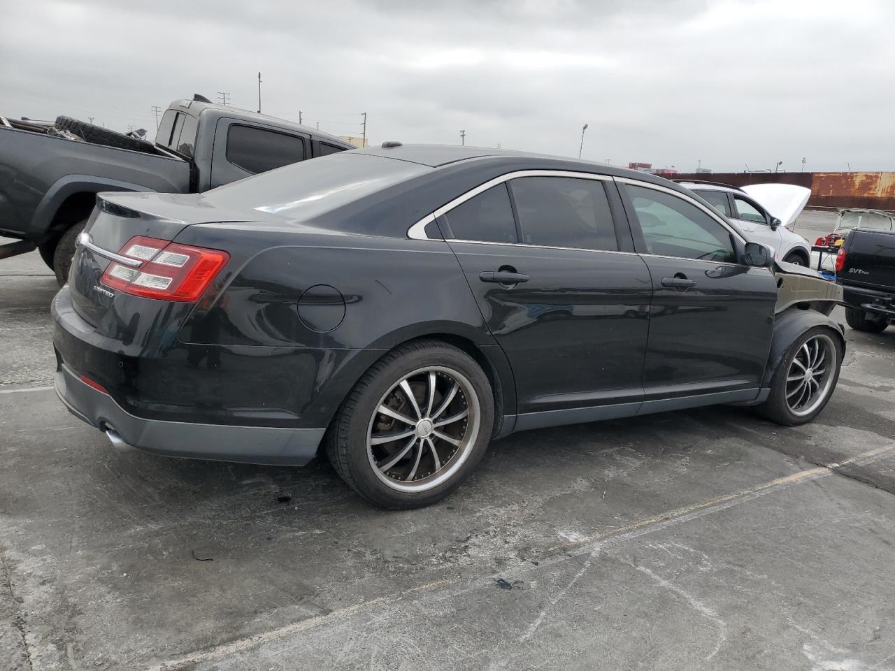 2013 Ford Taurus Limited - Image 3