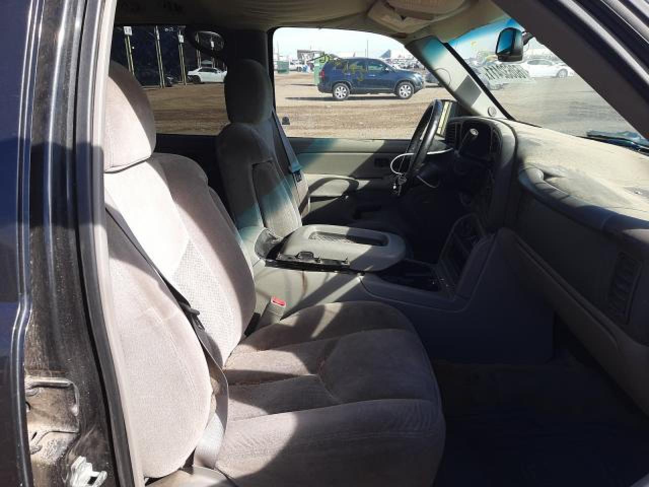 2004 Chevrolet Tahoe C1500 - Image 5
