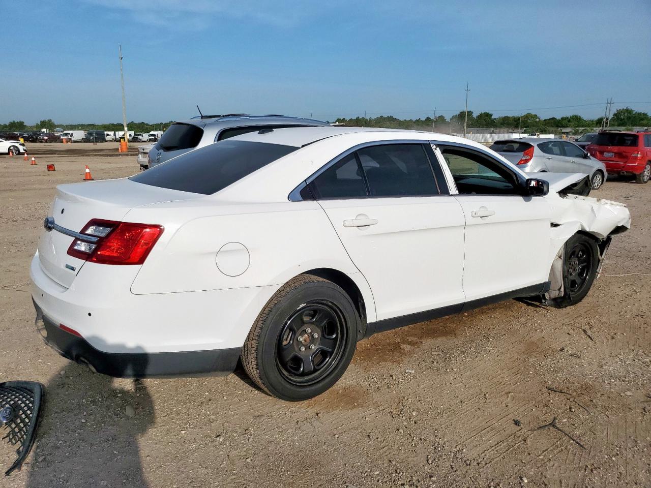 2018 Ford Taurus Police Interceptor - Фото 3