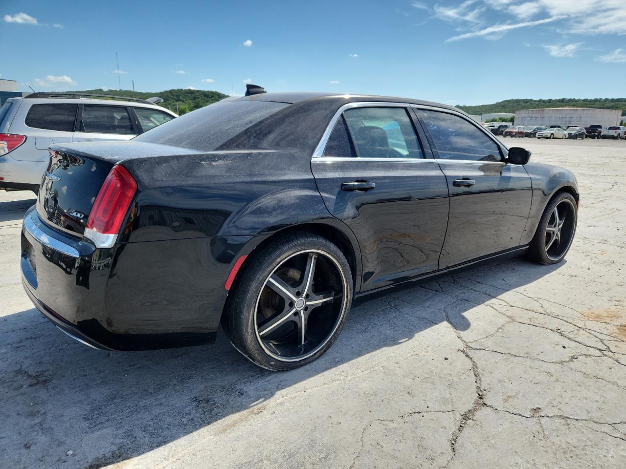 2015 Chrysler 300 Limited - Фото 3