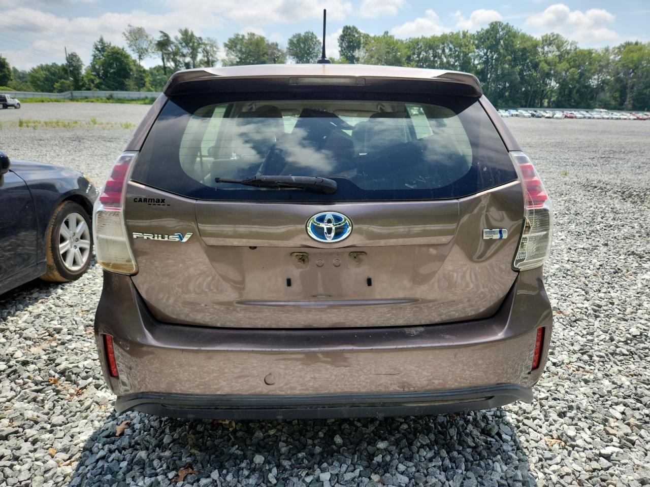 2015 Toyota Prius V - Image 6