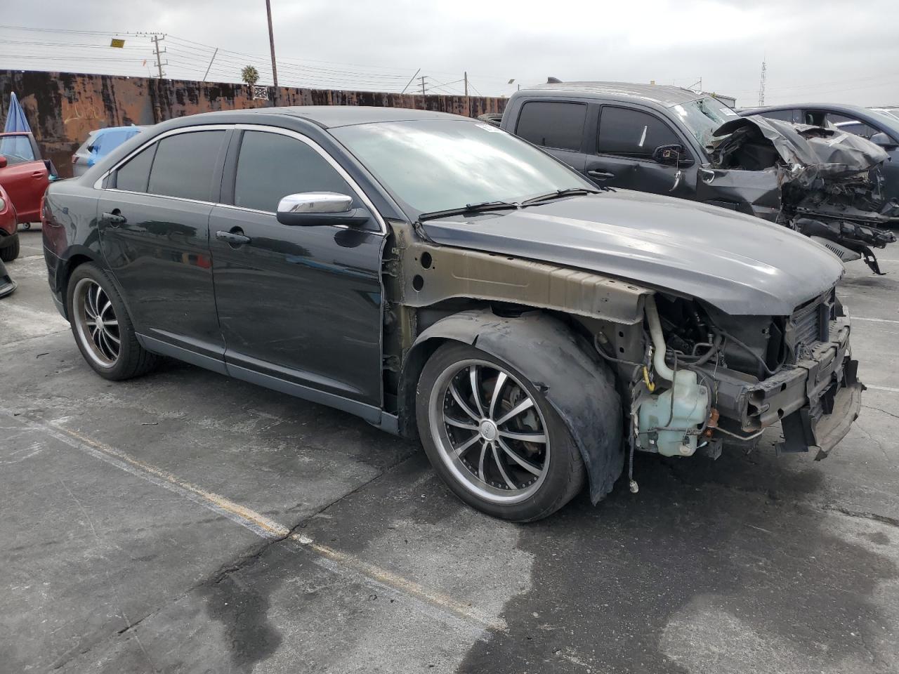 2013 Ford Taurus Limited - Image 4