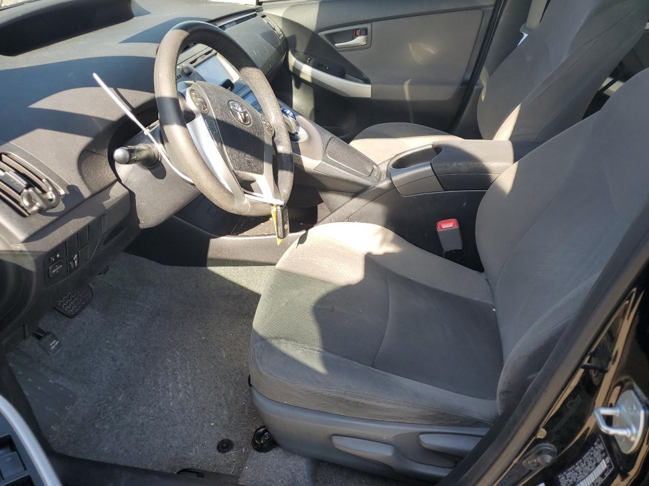 2013 Toyota Prius - Image 7