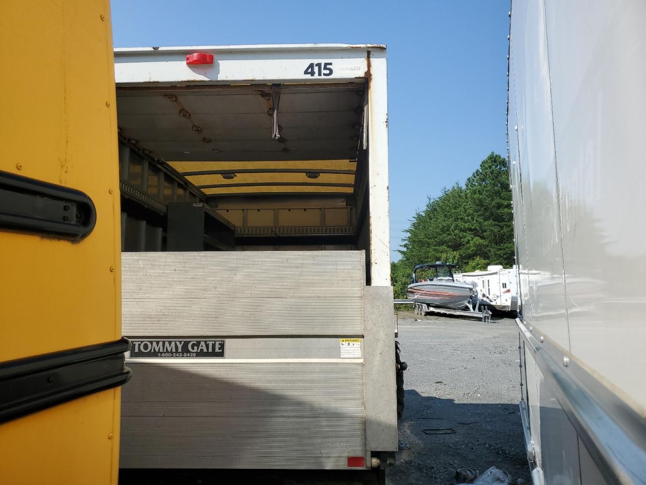 2015 Chevrolet Express G3500 - Фото 3