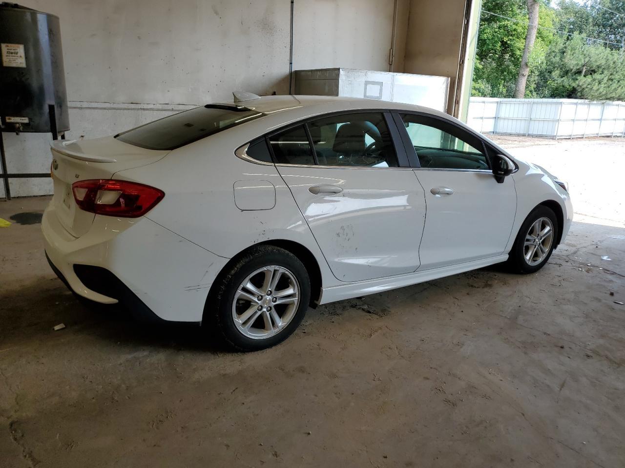 2017 Chevrolet Cruze Lt - Фото 3