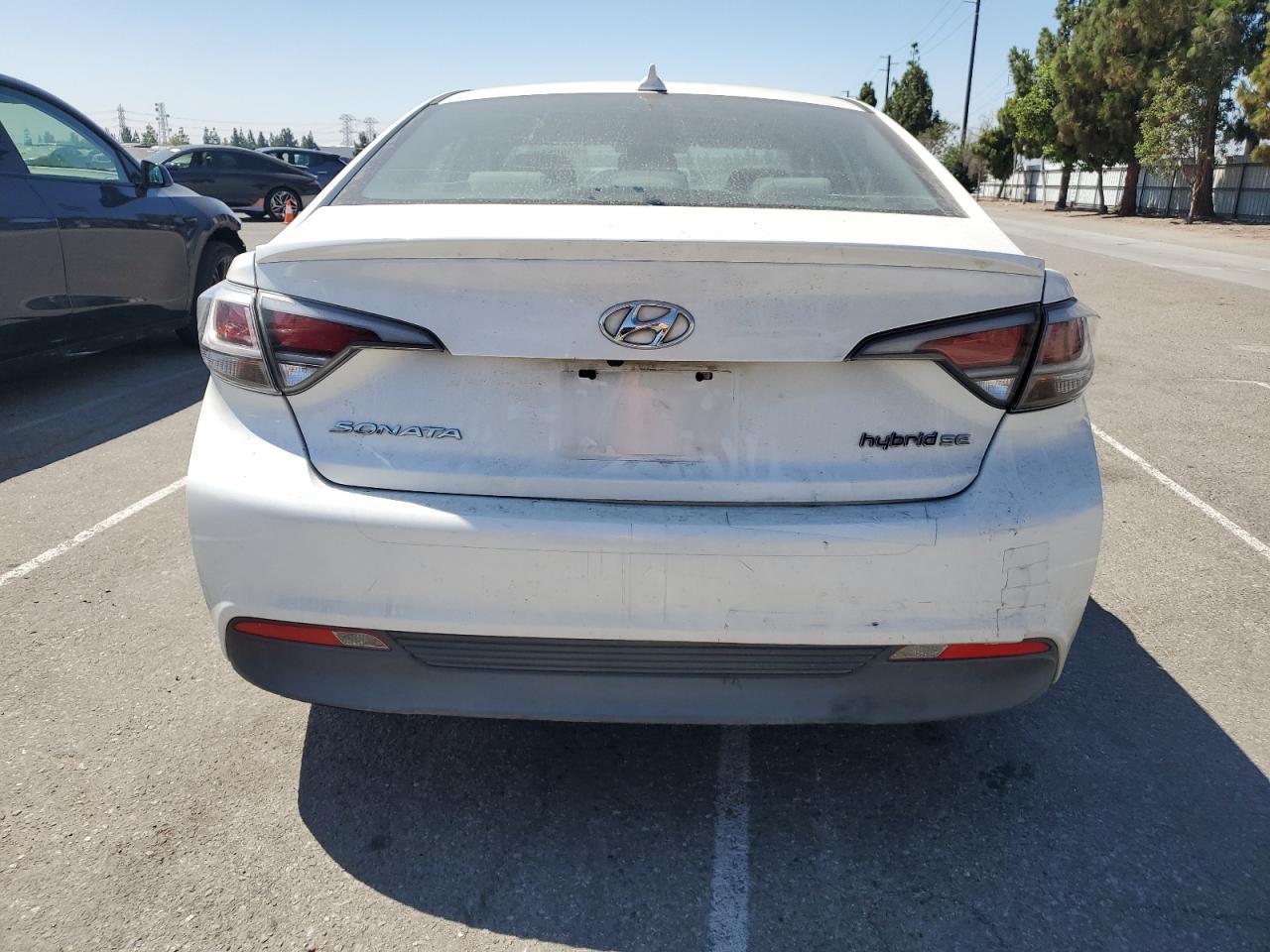 2016 Hyundai Sonata Hybrid - Image 6