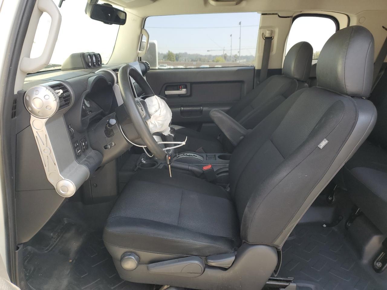 2013 Toyota Fj Cruiser - Image 7