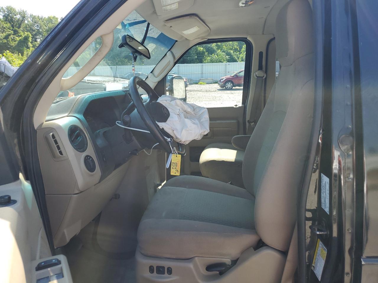 2014 Ford Econoline E350 Super Duty Wagon - Image 7