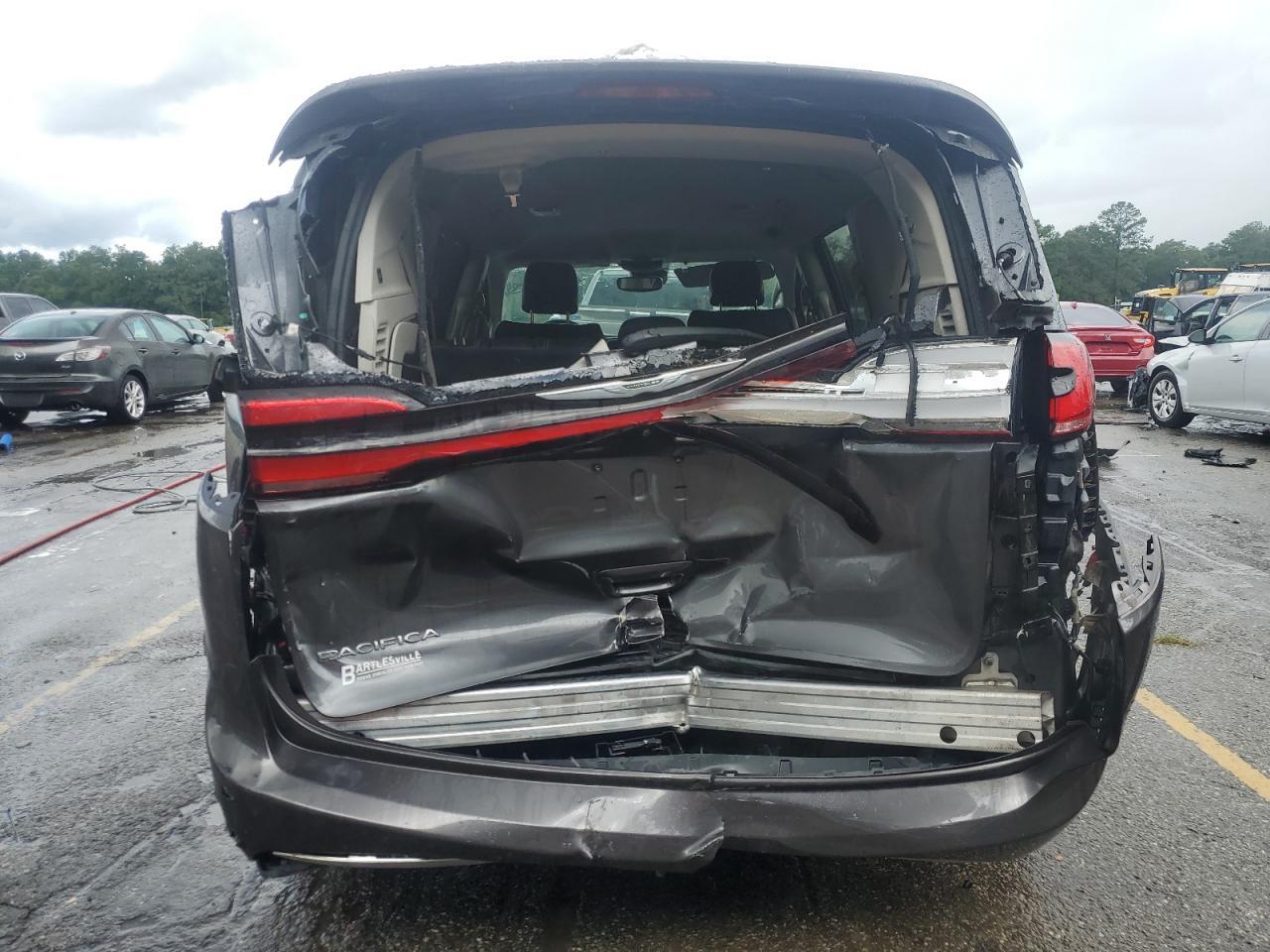 2022 Chrysler Pacifica Touring L - Фото 6