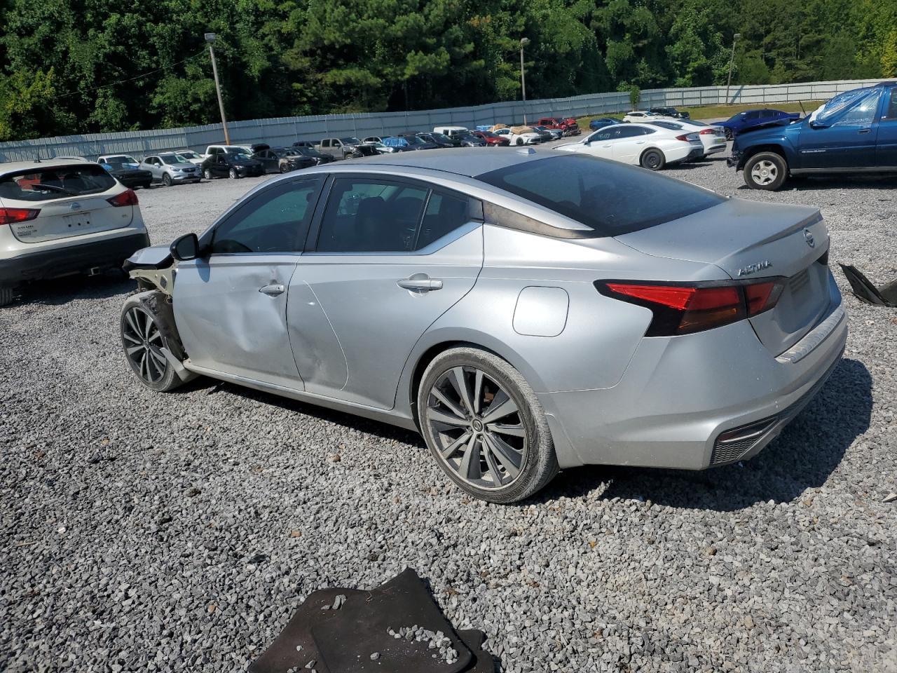 2019 Nissan Altima Sr - Фото 2