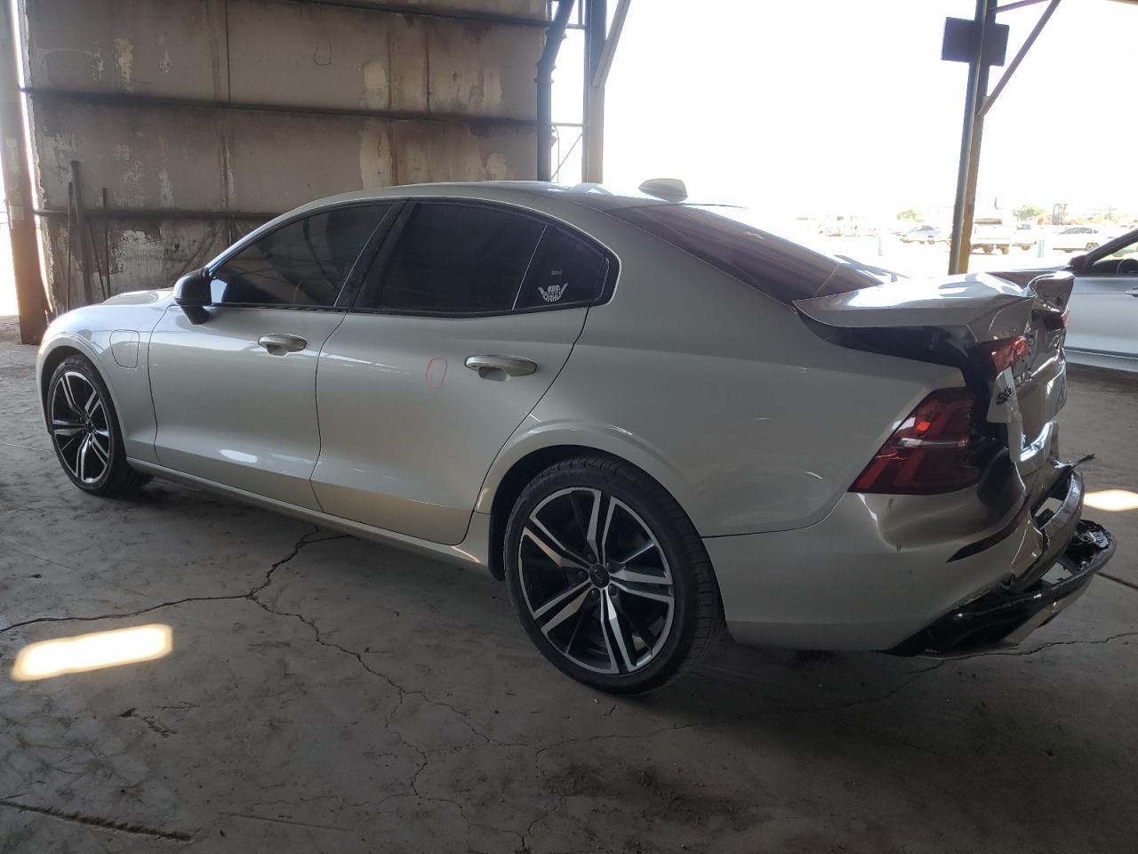 2021 Volvo S60 T8 Recharge R-Design - Фото 2