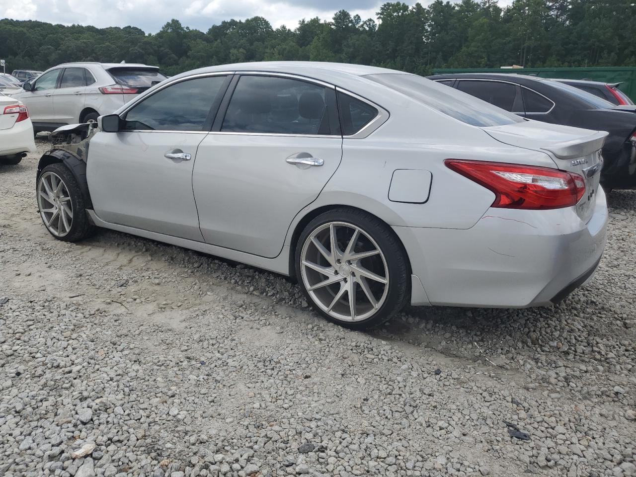 2016 Nissan Altima 2.5 - Image 2