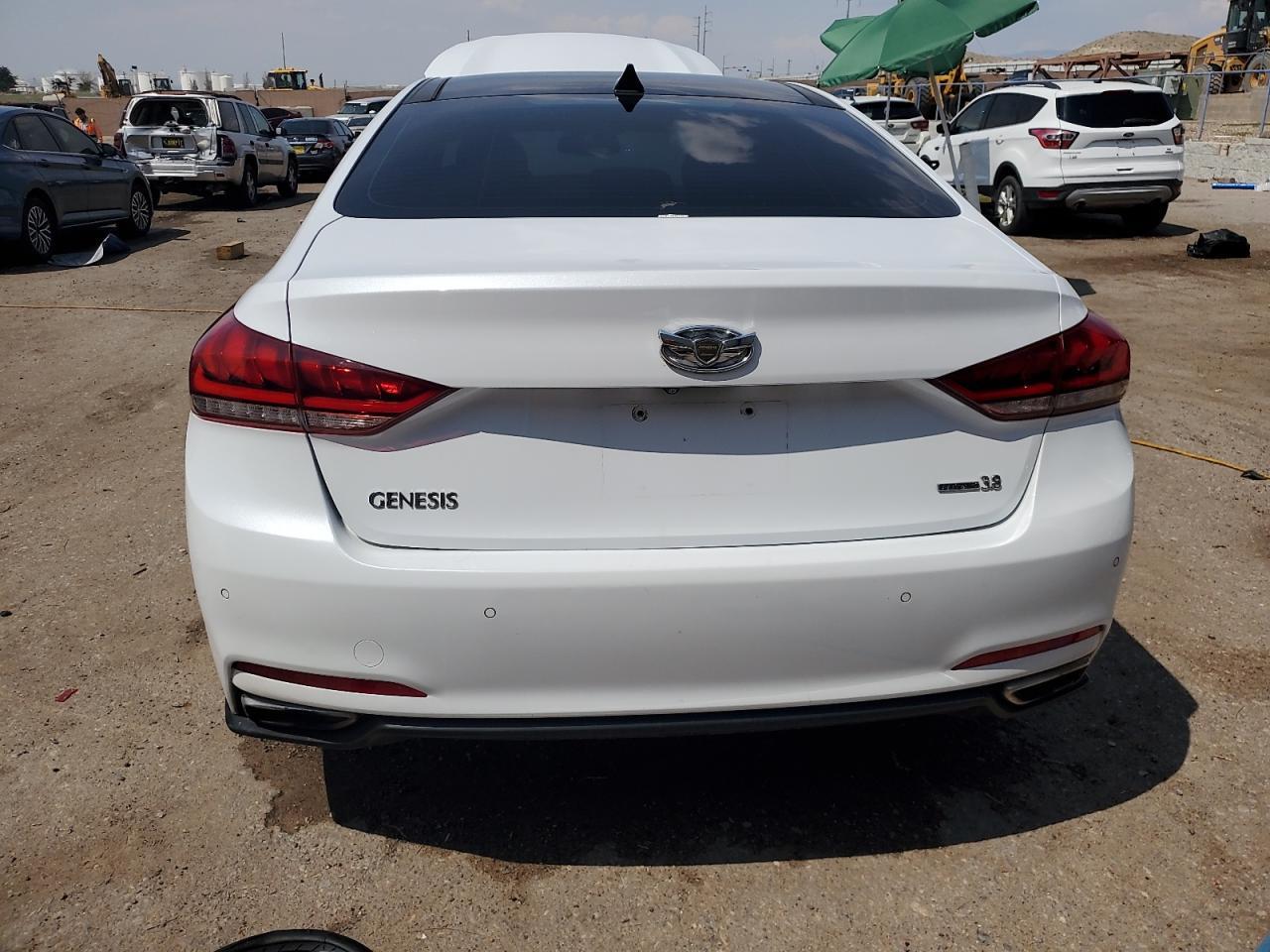 2015 Hyundai Genesis 3.8L - Фото 6
