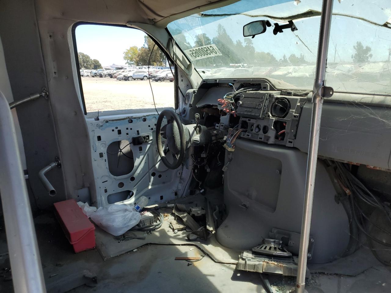 2017 Ford Econoline - Transit Vehicles Transit Bus - Image 5