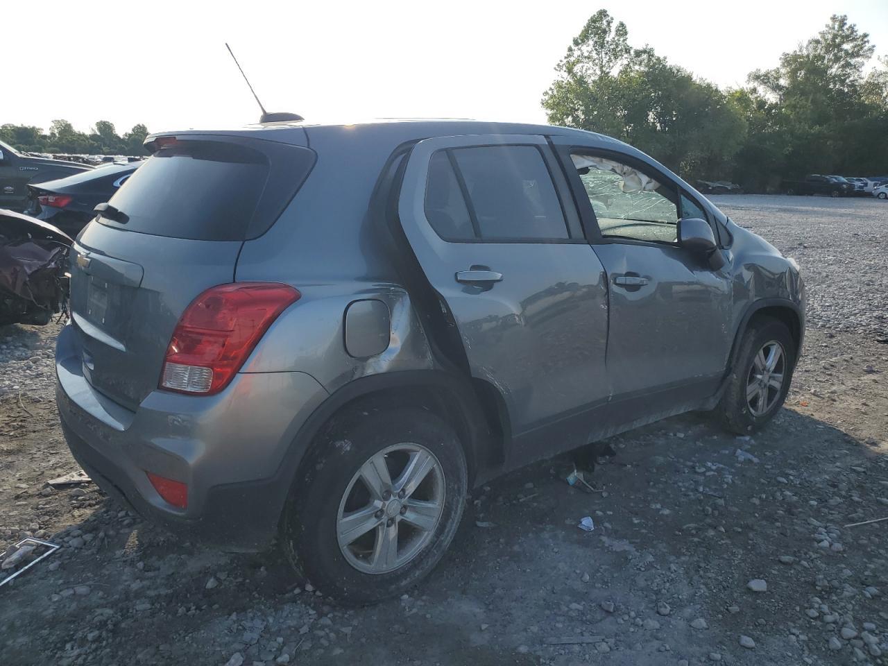 2020 Chevrolet Trax Ls - Image 3