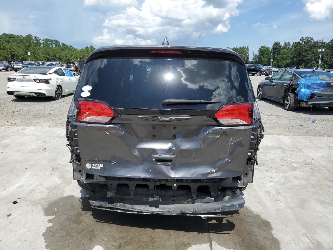 2020 Chrysler Pacifica Touring - Image 6