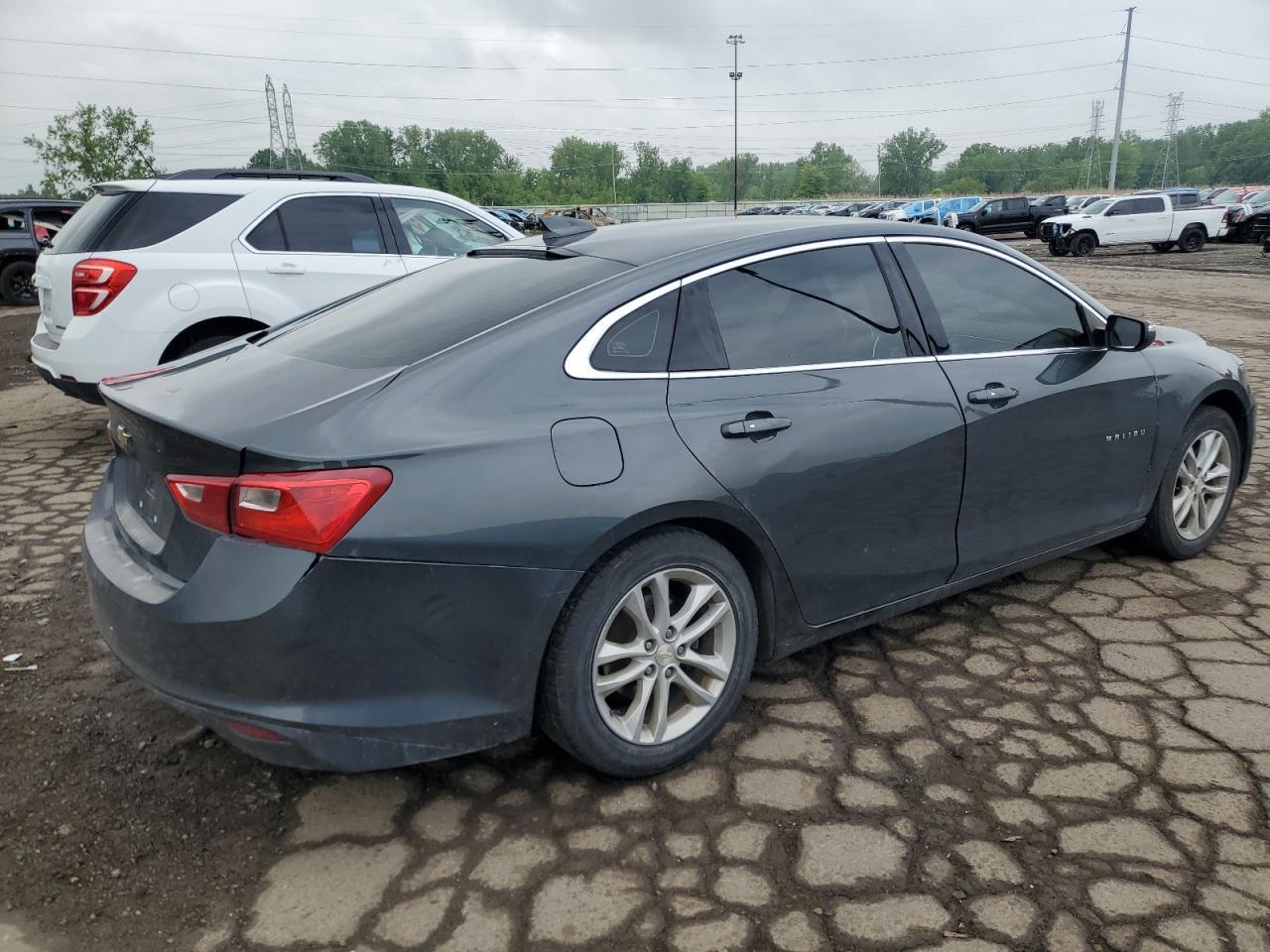 2017 Chevrolet Malibu Lt - Image 3
