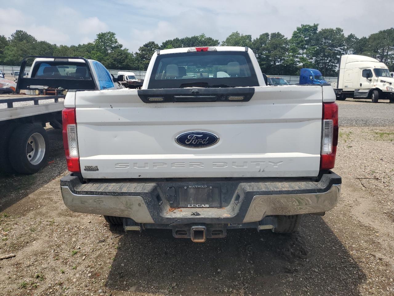 2019 Ford F350 Super Duty - Image 6