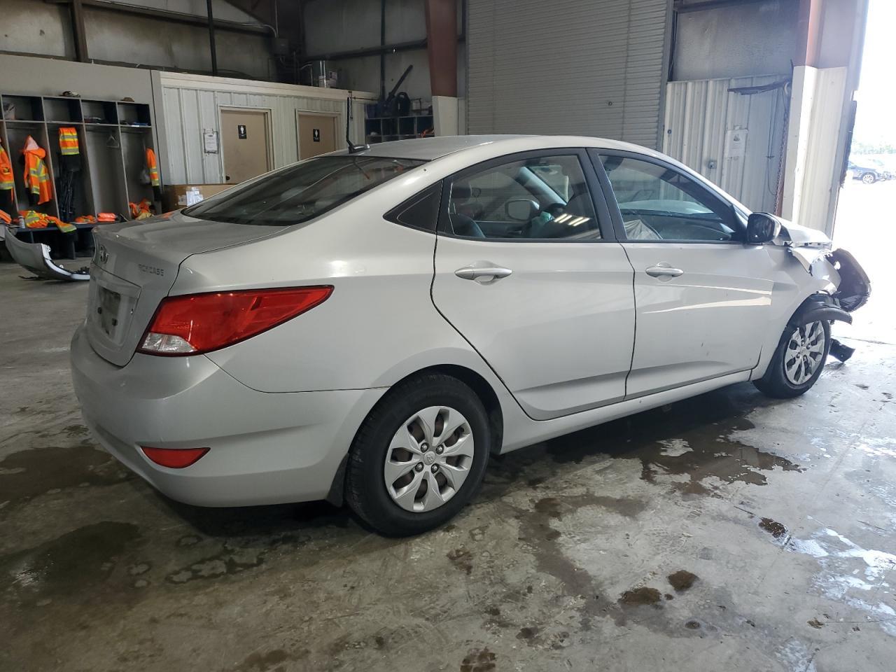2016 Hyundai Accent Se - Image 3