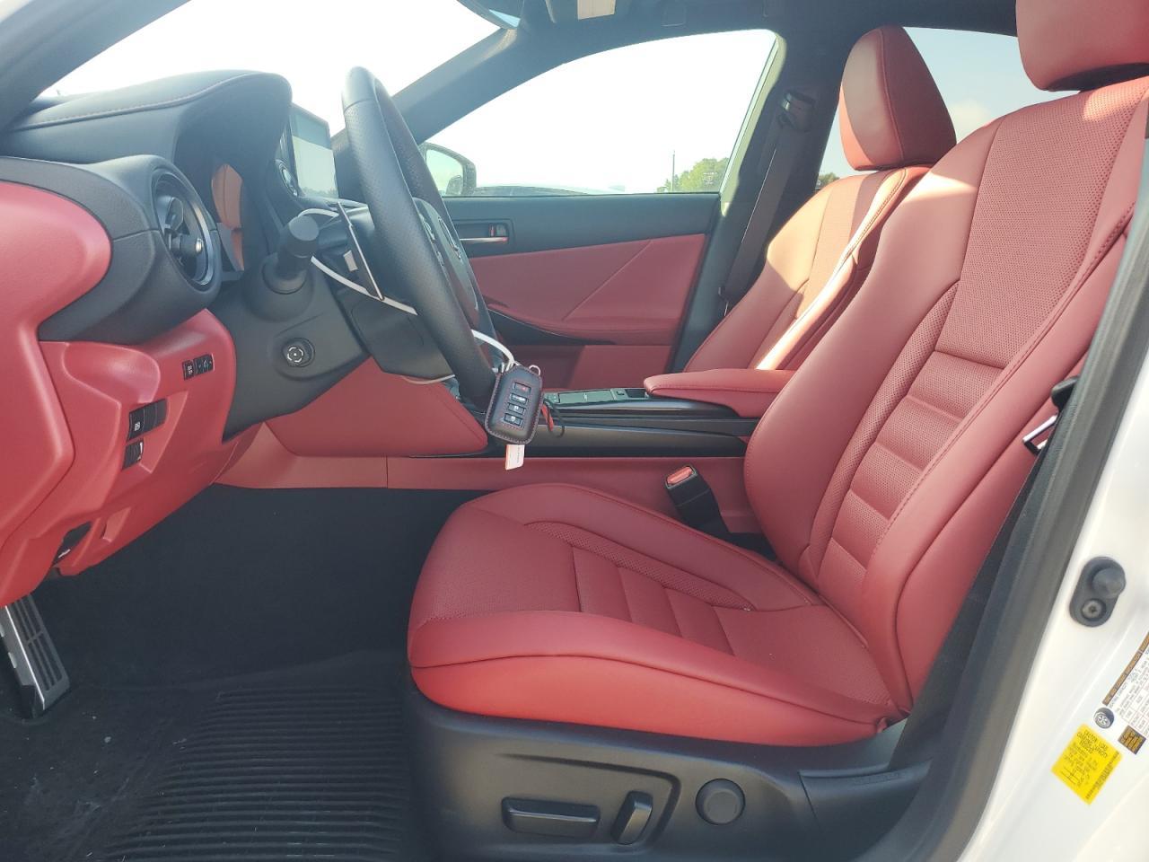 2025 Lexs Is - Фото 7