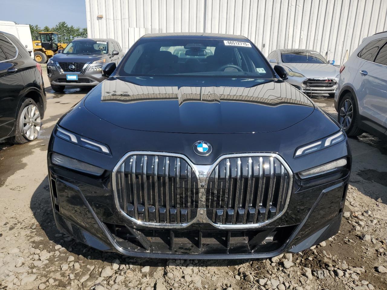 2025 BMW 760 Xi - Image 5