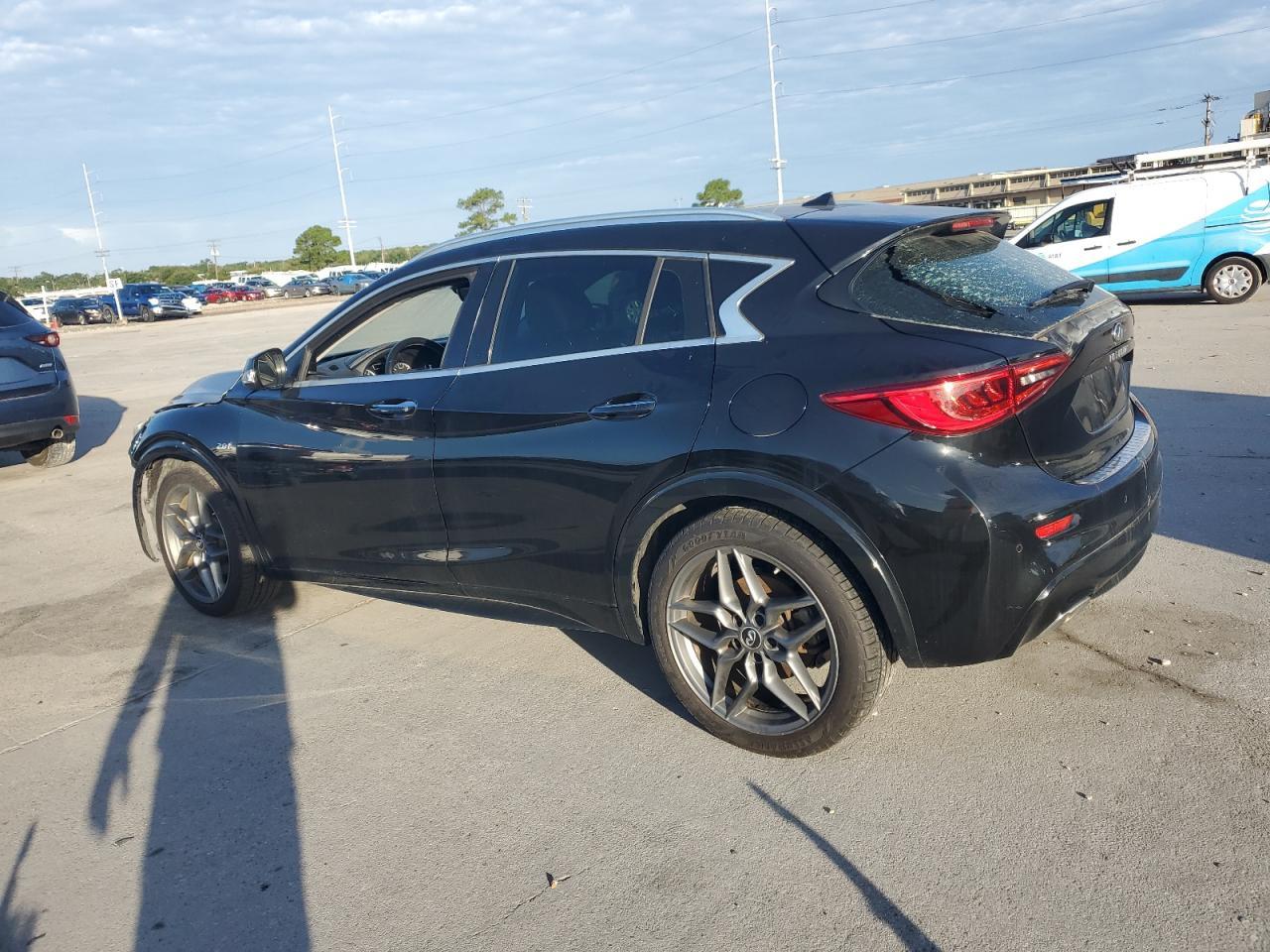 2018 Infiniti Qx30 Base - Image 2