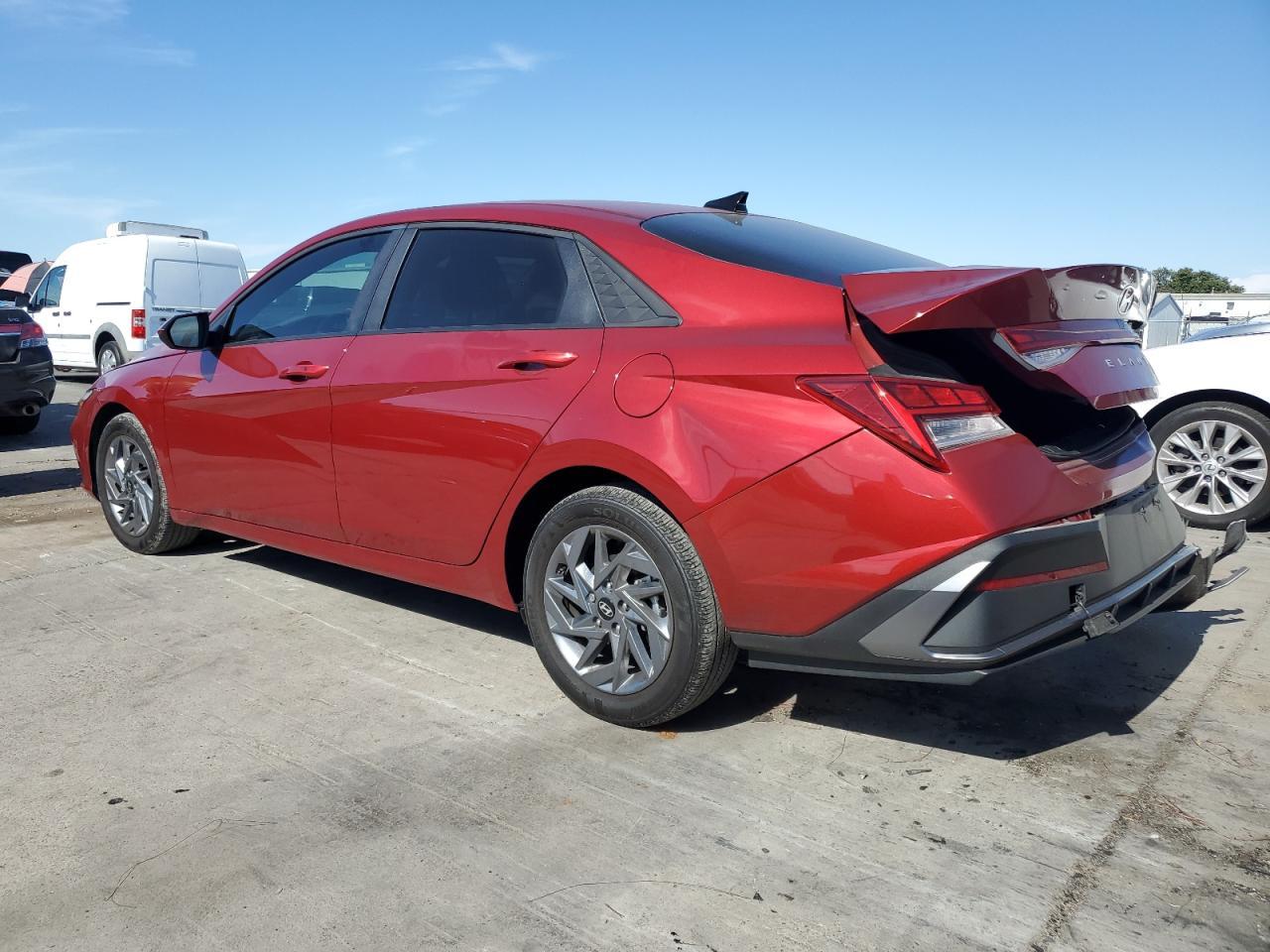 2024 Hyundai Elantra Blue - Фото 2