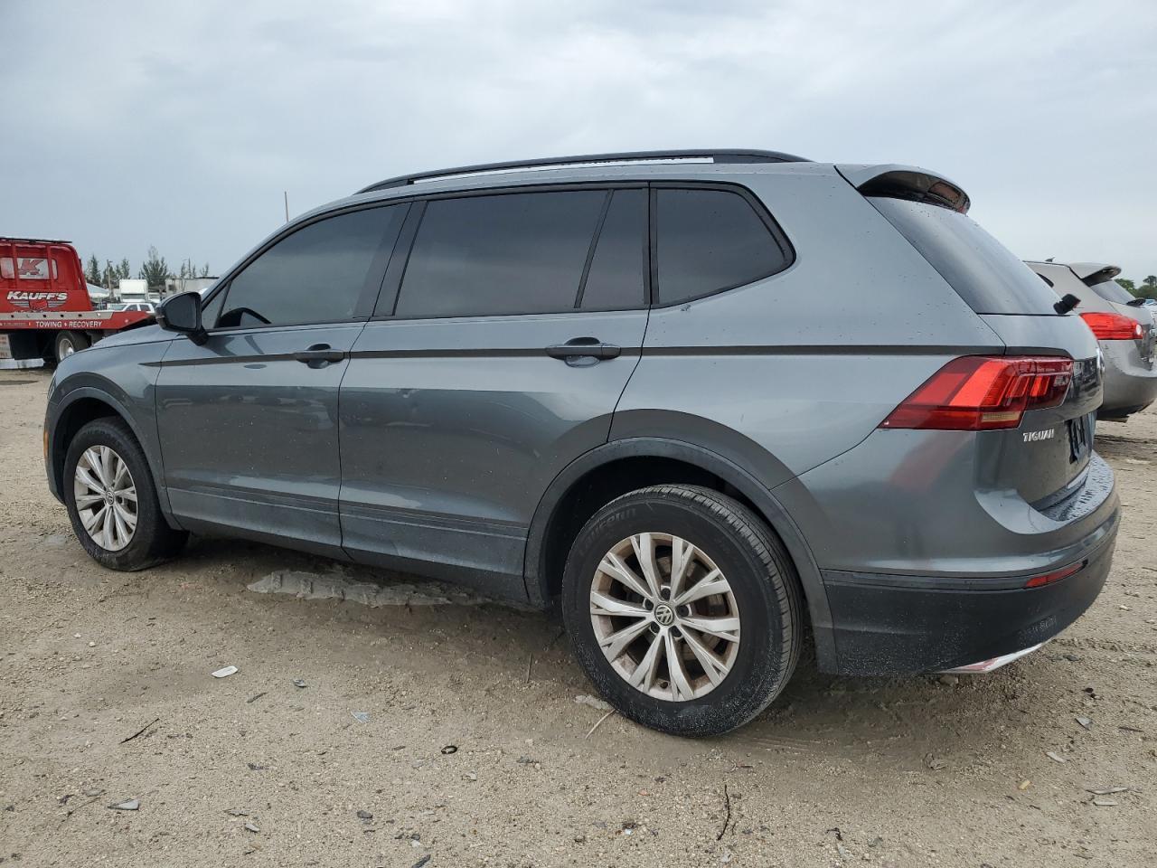 2018 Volkswagen Tiguan - Фото 2
