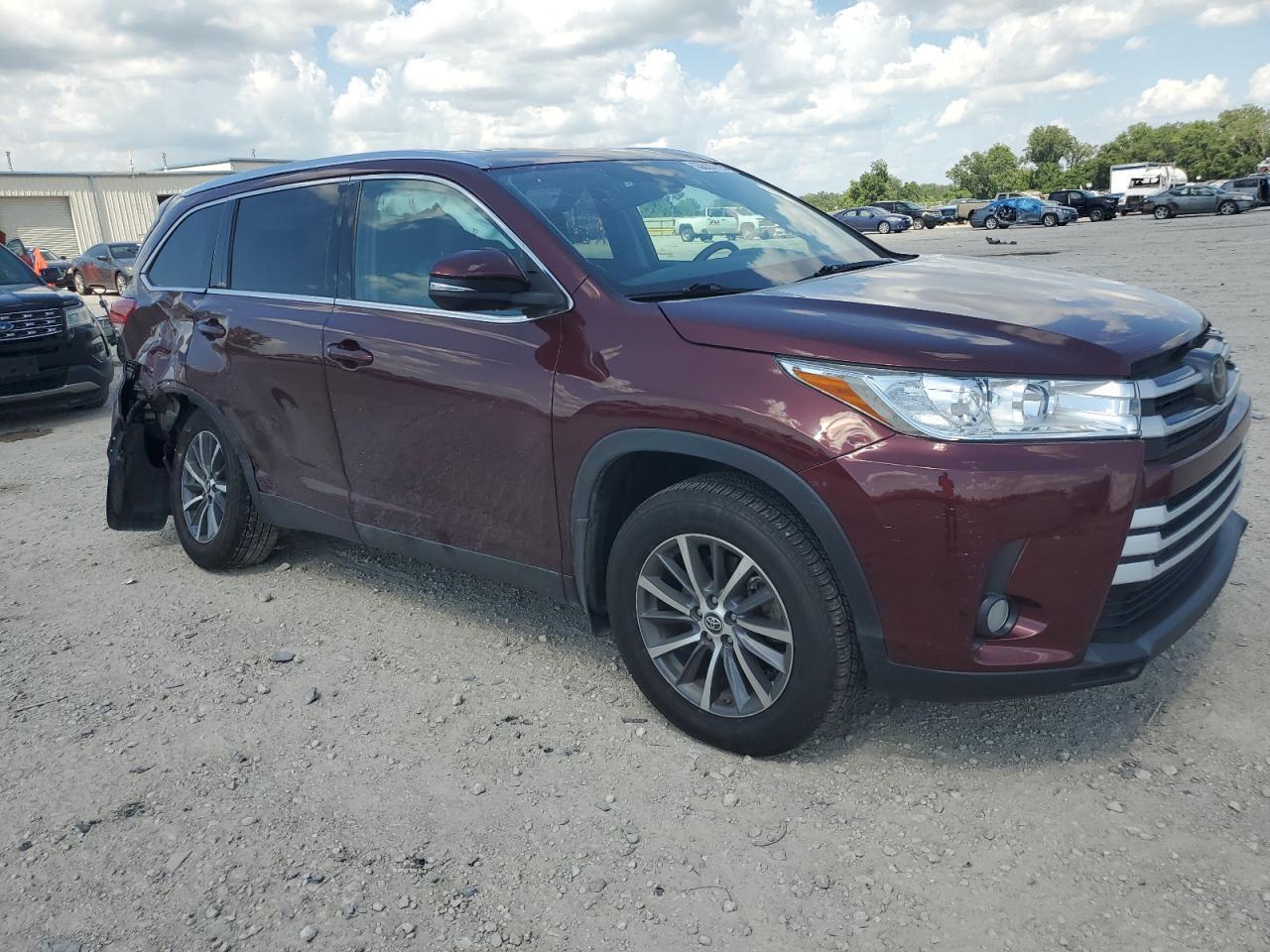 2019 Toyota Highlander Se - Фото 4