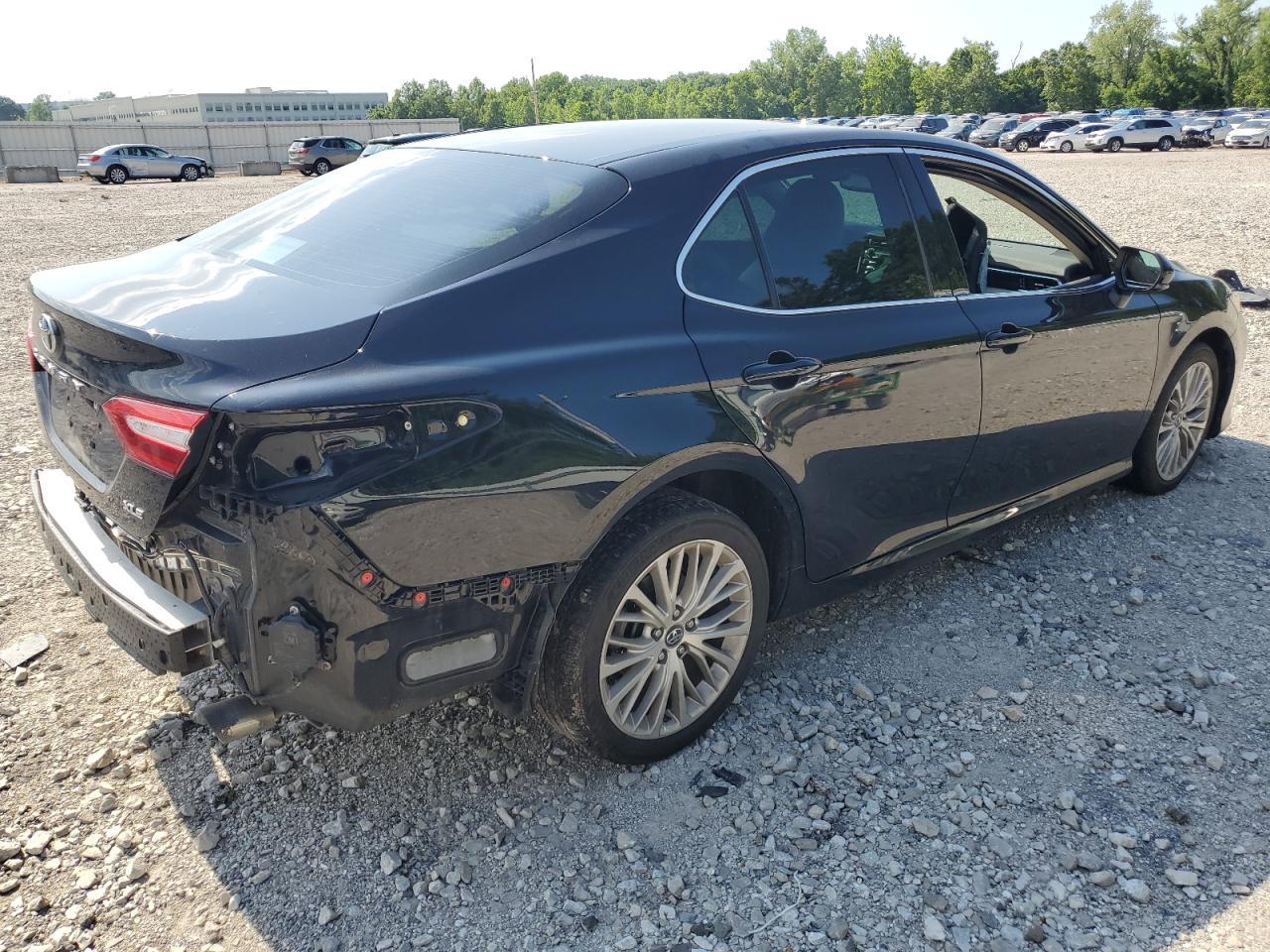 2018 Toyota Camry L - Фото 3