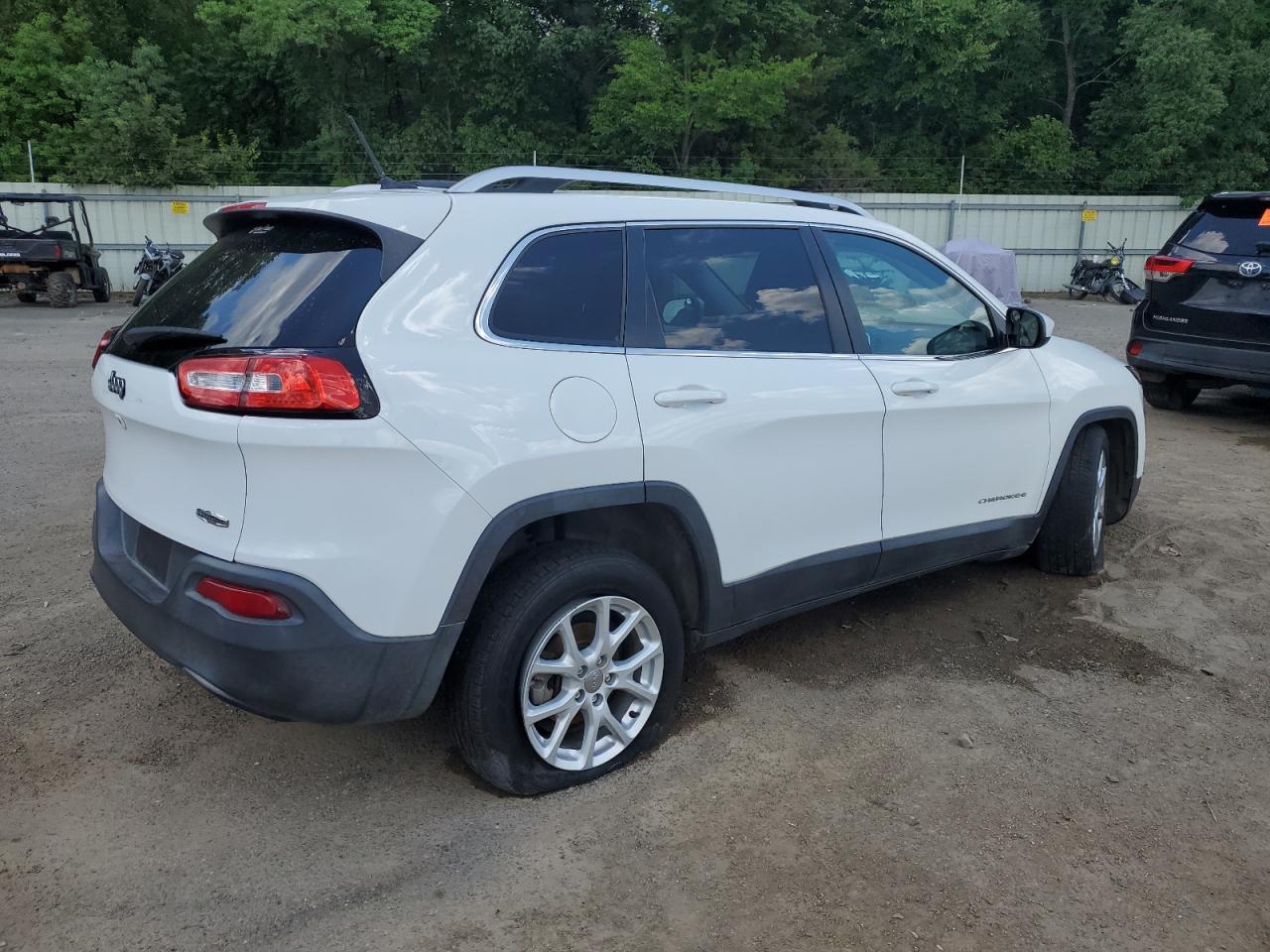 2015 Jeep Cherokee Latitude - Фото 3