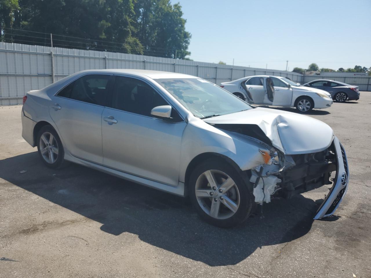 2014 Toyota Camry L - Фото 4