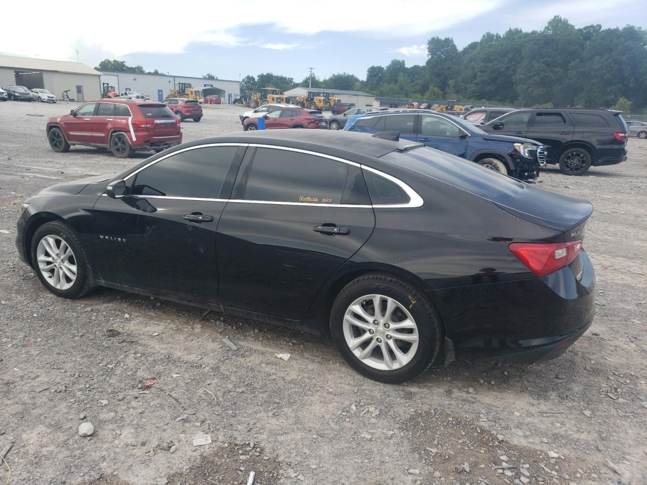 2017 Chevrolet Malibu Lt - Image 2