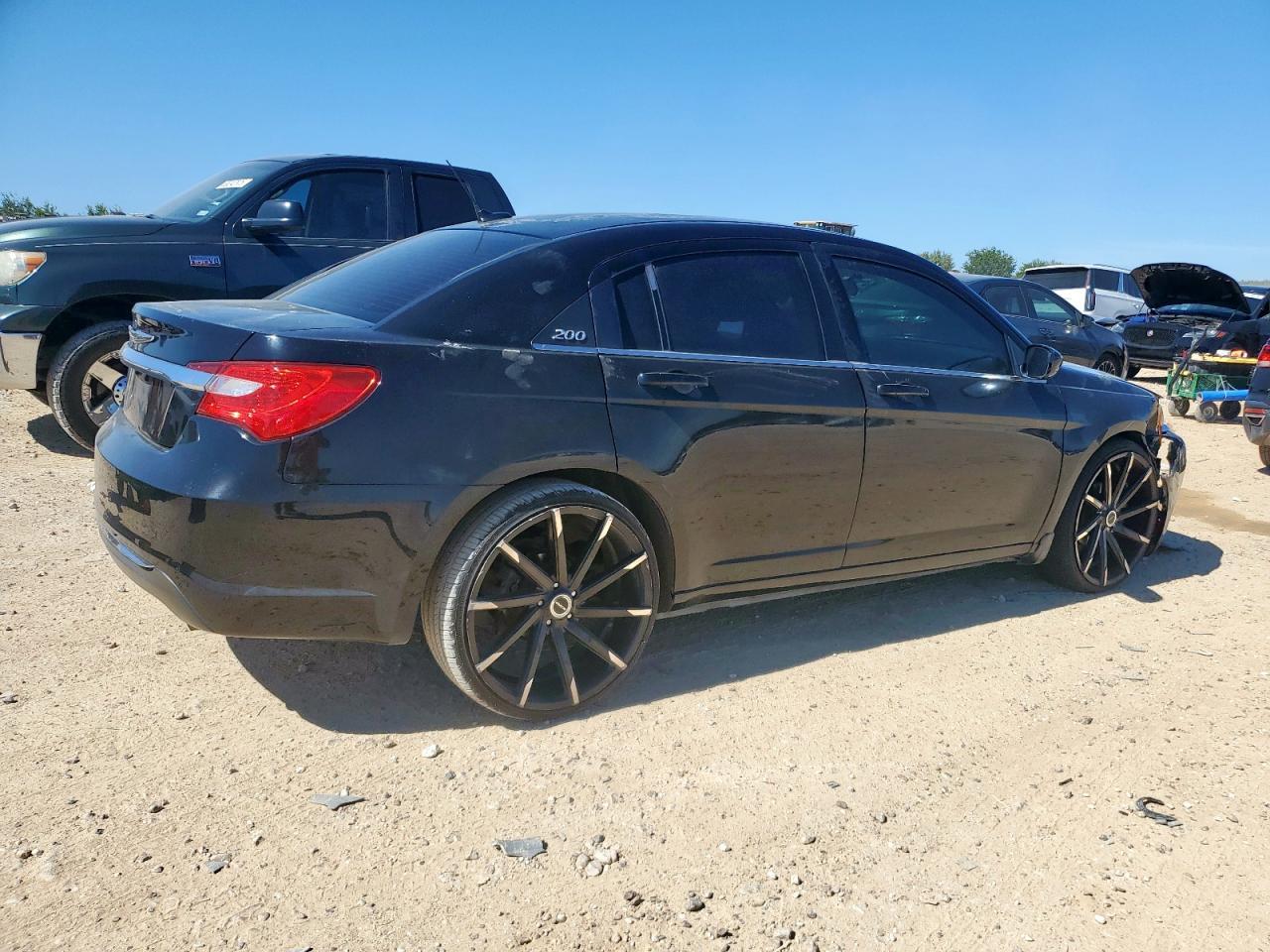 2012 Chrysler 200 Lx - Фото 3